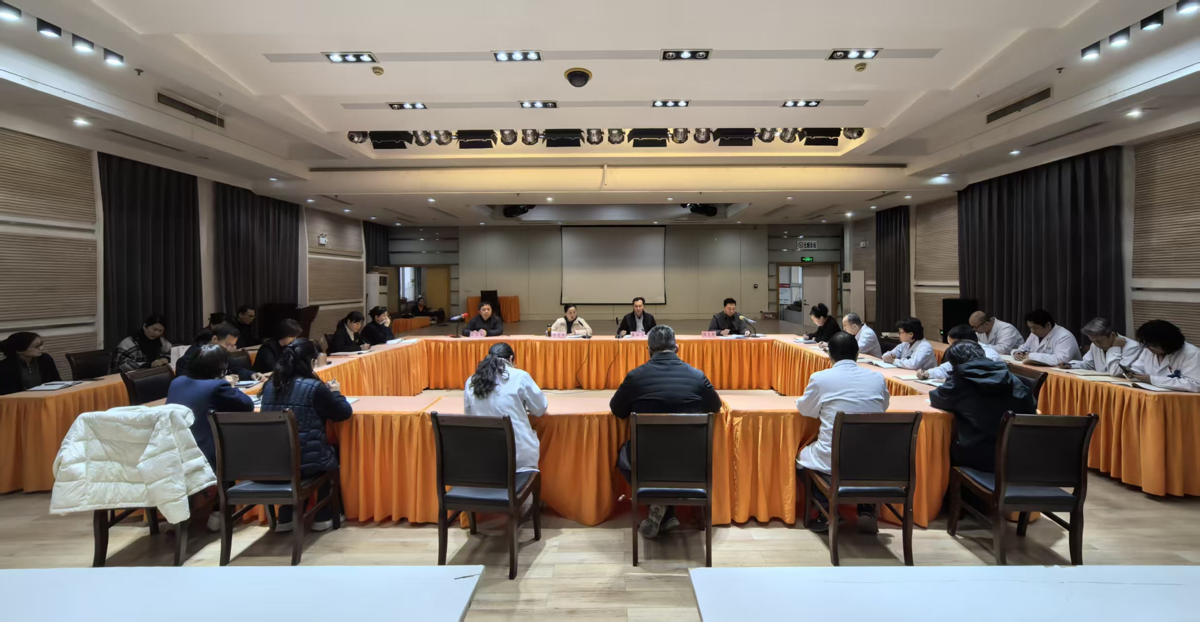 我院召开党委（扩大）会议  部署树立和践行正确政绩观学习教育工作